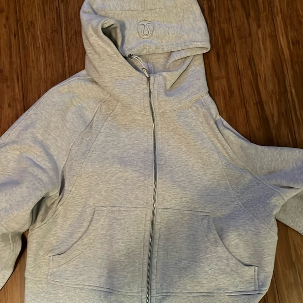 Full zip Lululemon scuba
